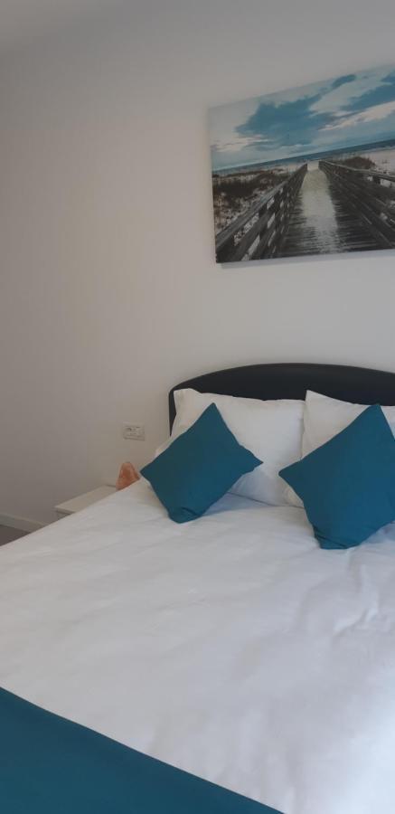 Aqua West Apartment Free Parking- Self Check-In Oradea Exterior foto