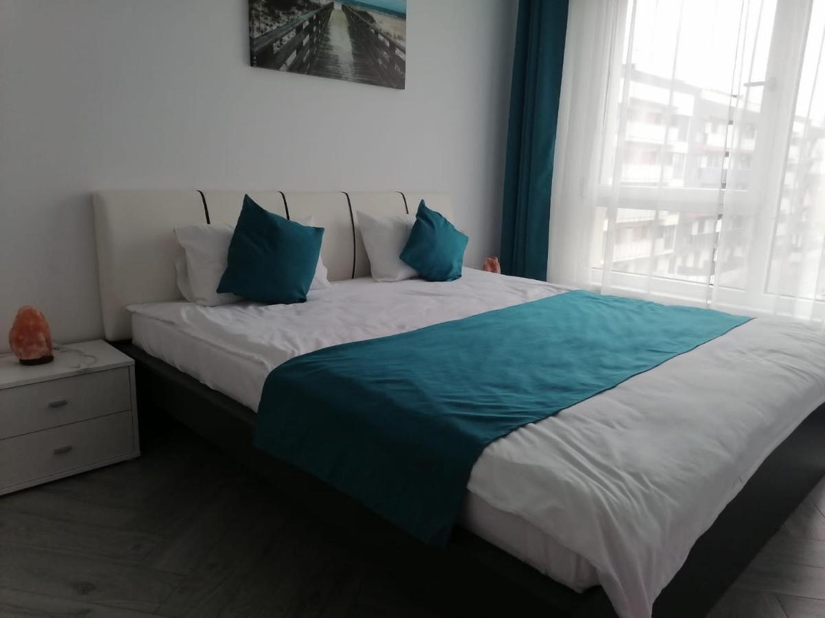 Aqua West Apartment Free Parking- Self Check-In Oradea Exterior foto
